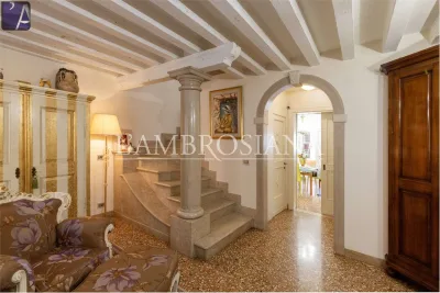 Casa singola in vendita a Padova, zona Via Altinate — Padova