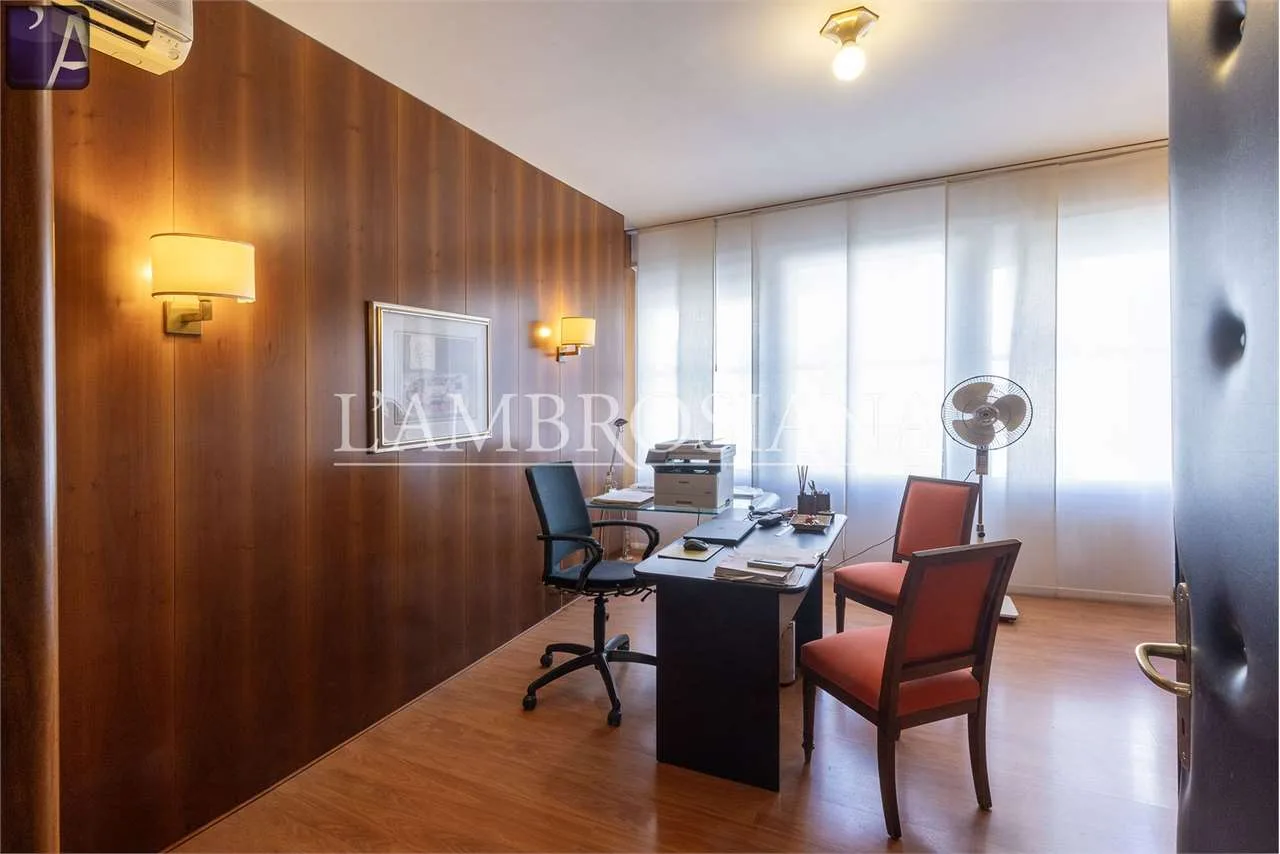 Ufficio in vendita a Padova, zona Via Zabarella — fotografia 1